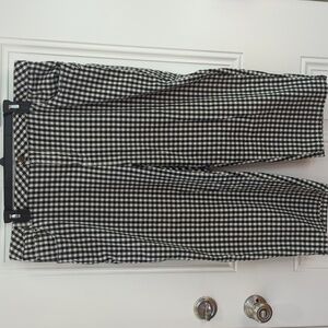 Bill Blass Jeans Women Blank and White Capris